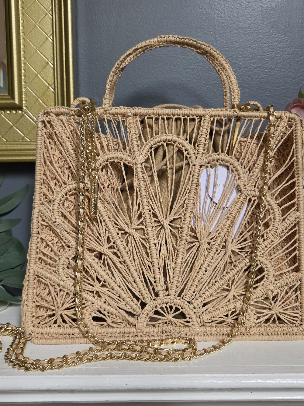 NWT Woven Straw Tote Bag - Natural W/ Gold Accents And Inner Drawstring Bag! - Picture 2 of 5